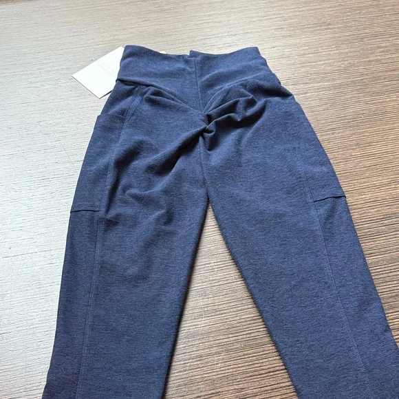 Bombshell Sportswear Define Pocket Navy Blue Leggings - Picture 4 of 5